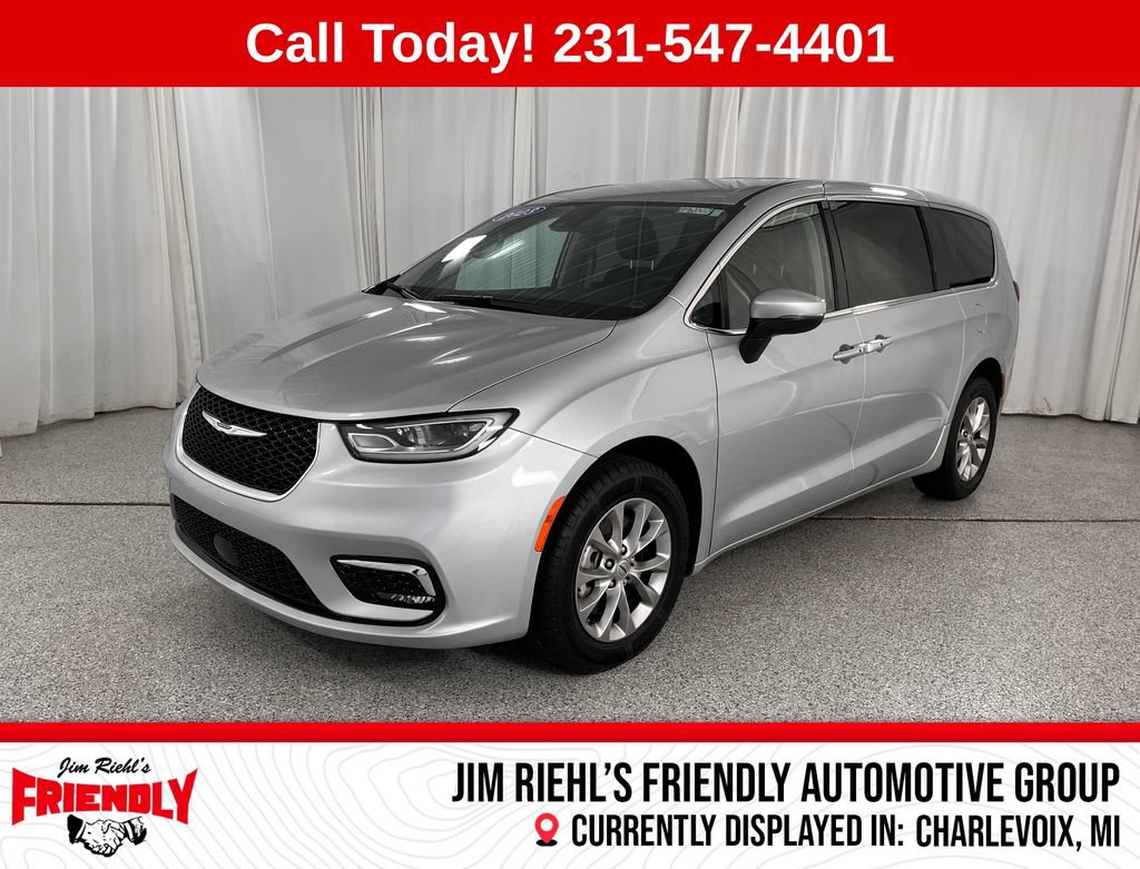 Used 2023 Chrysler Pacifica Touring-L AWD/4WD image 1