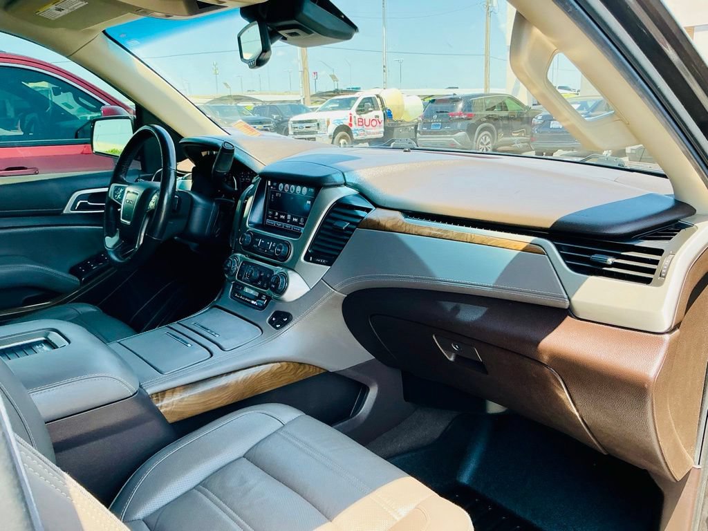 Used 2019 GMC Yukon Denali w/ Denali Ultimate Package AWD/4WD image 24