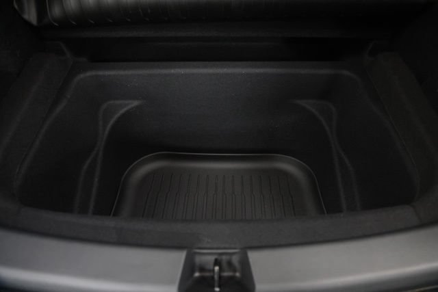 Used 2025 Tesla Model Y Long Range AWD/4WD image 17