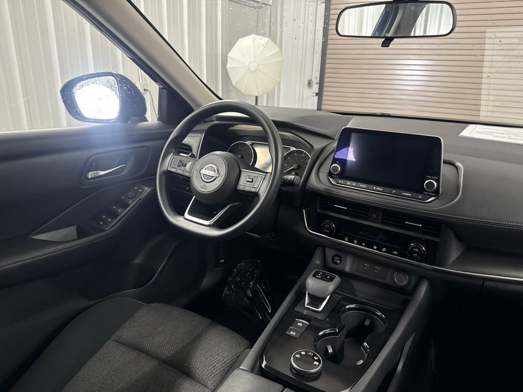 Used 2024 Nissan Rogue SV AWD/4WD image 19