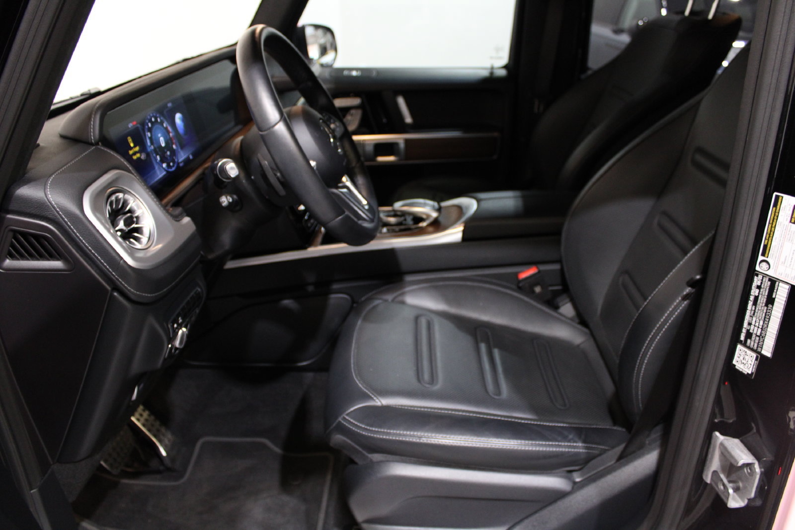 Used 2024 Mercedes-Benz G 550 image 25