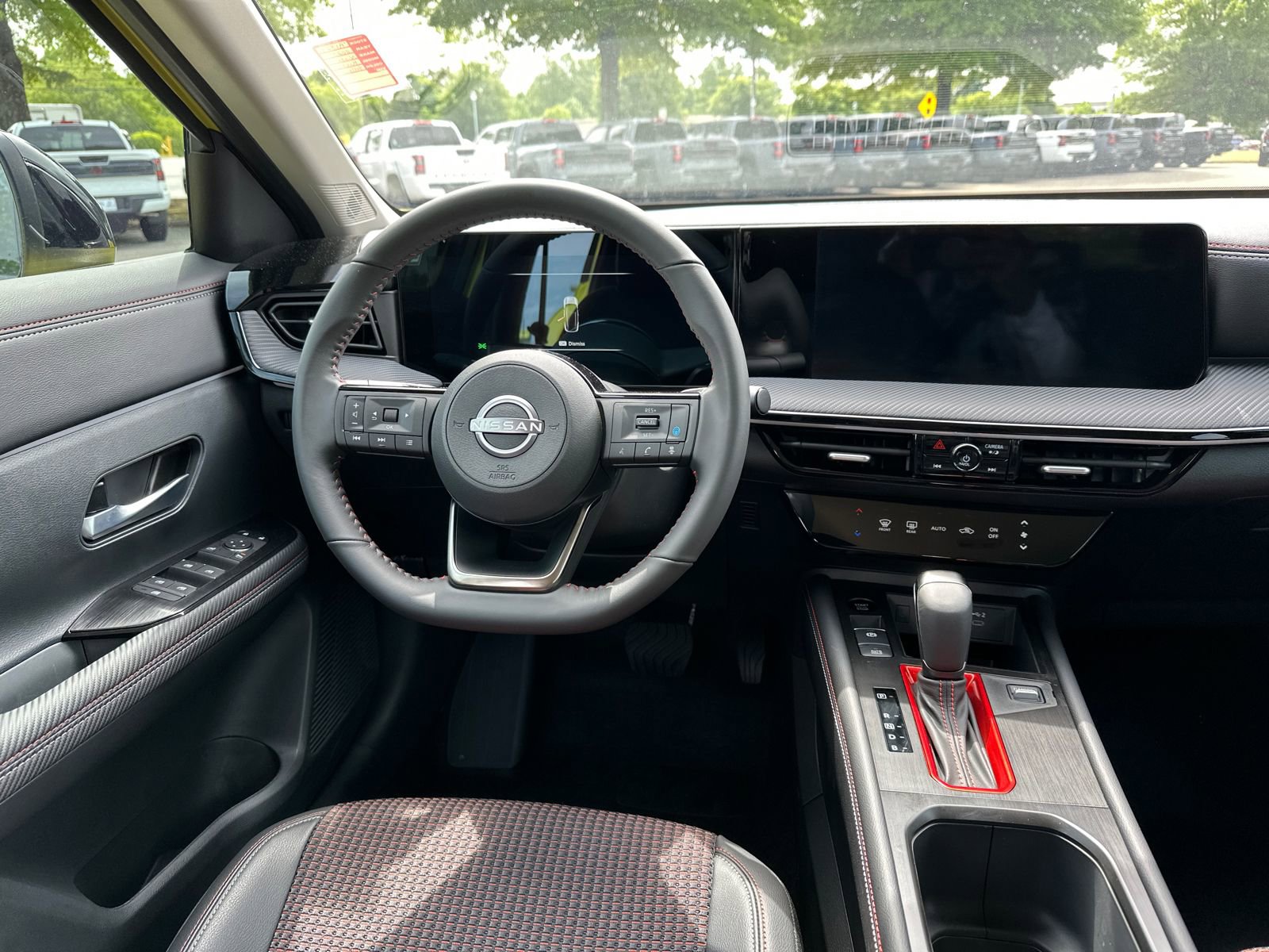 Certified 2025 Nissan Kicks SR FWD image 20