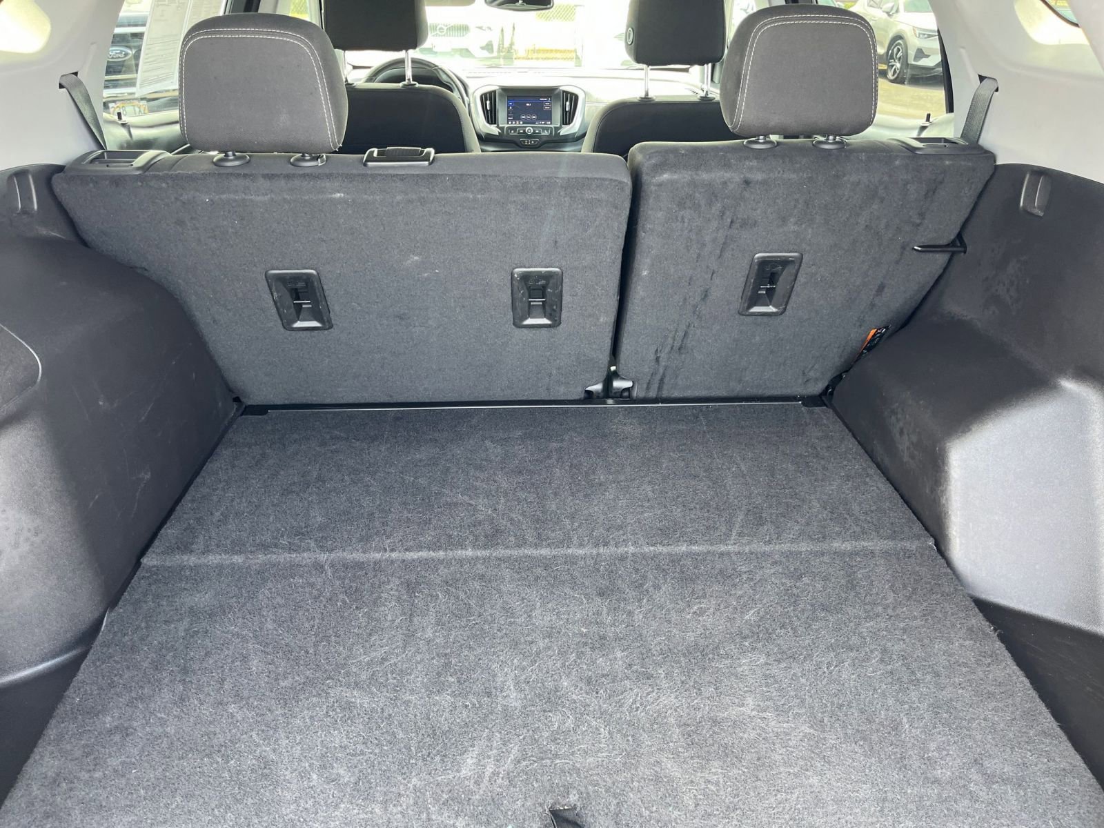 Used 2024 GMC Terrain SLE FWD image 31