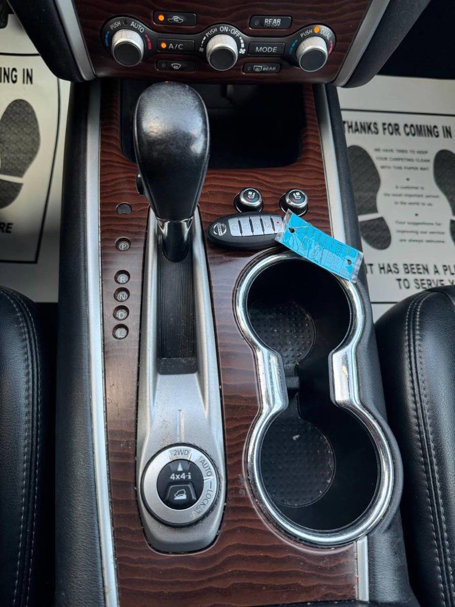 Used 2017 Nissan Pathfinder Platinum w/ Family Entertainment Package image 40