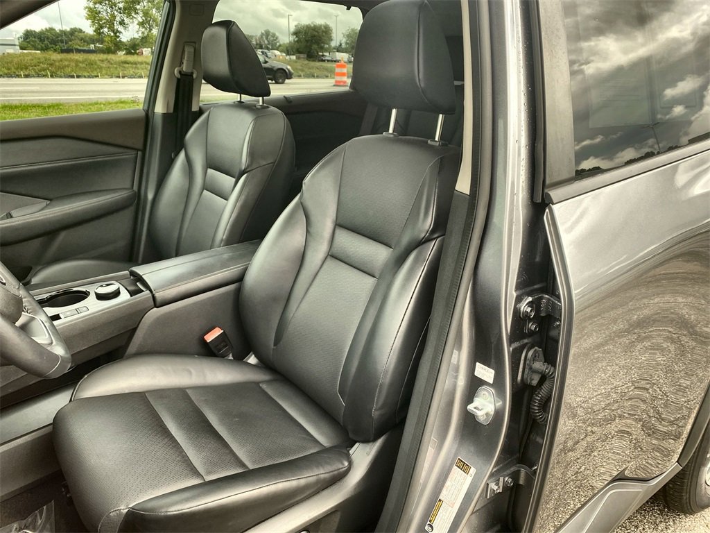 Used 2022 Nissan Rogue SV w/ SV Premium Package image 13