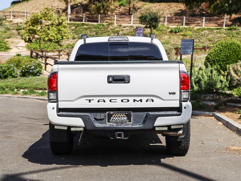 Used 2017 Toyota Tacoma TRD Off-Road RWD image 4
