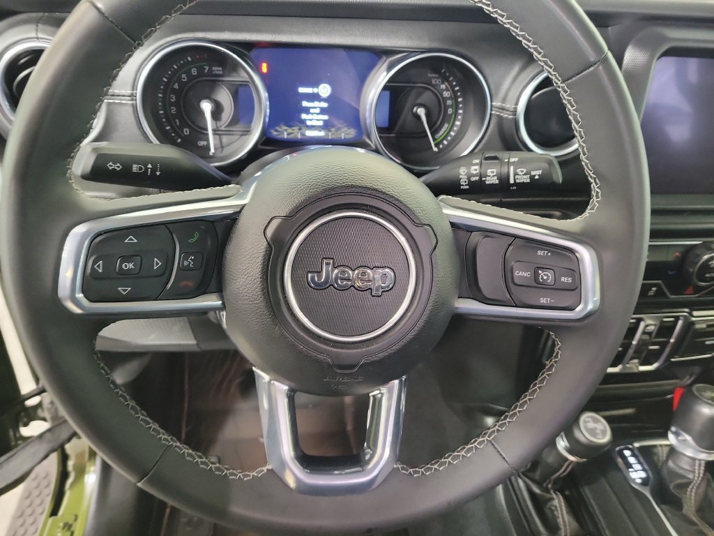 Used 2023 Jeep Wrangler Unlimited Sahara AWD/4WD image 15