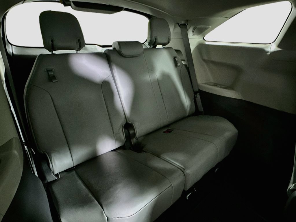 Certified 2022 Toyota Sienna XLE w/ XLE Plus Package AWD/4WD image 27