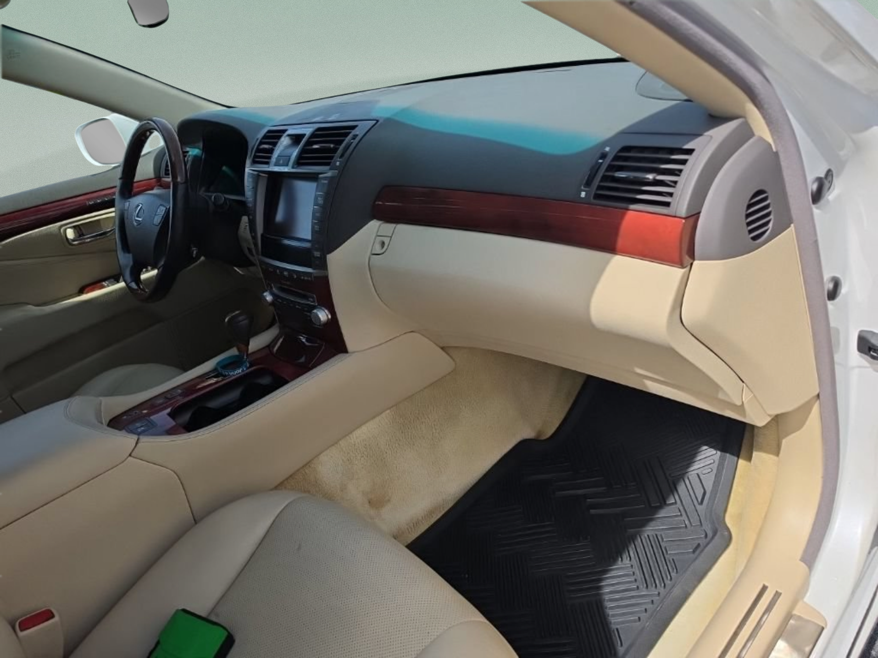 Used 2012 Lexus LS 460 w/ Comfort Pkg RWD image 25