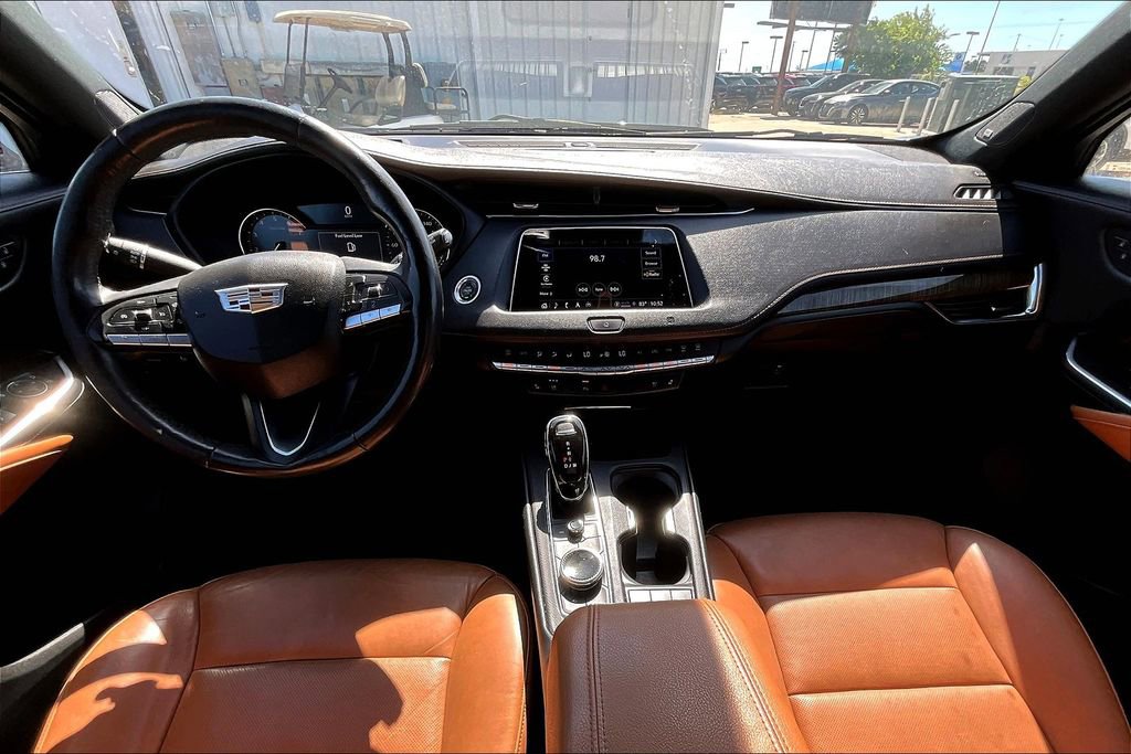 Used 2021 Cadillac XT4 Premium Luxury image 17