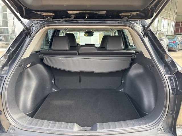 Used 2025 Toyota Corolla Cross XLE image 28