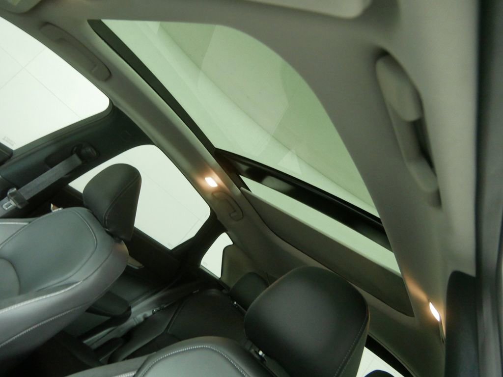 Used 2024 INFINITI QX50 Sensory image 11