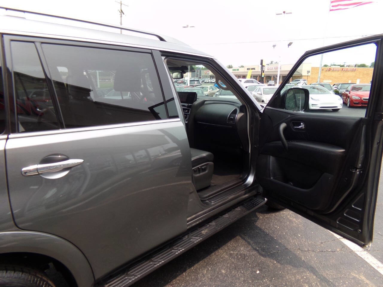 Used 2023 Nissan Armada SV image 52