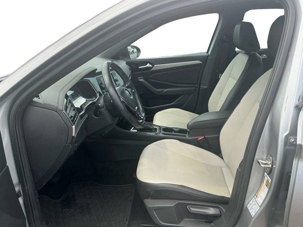 Used 2019 Volkswagen Jetta R-Line w/ R-Line Cold Weather Package FWD image 14