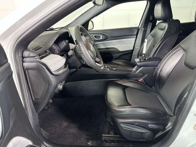 Used 2023 Jeep Compass Latitude image 11