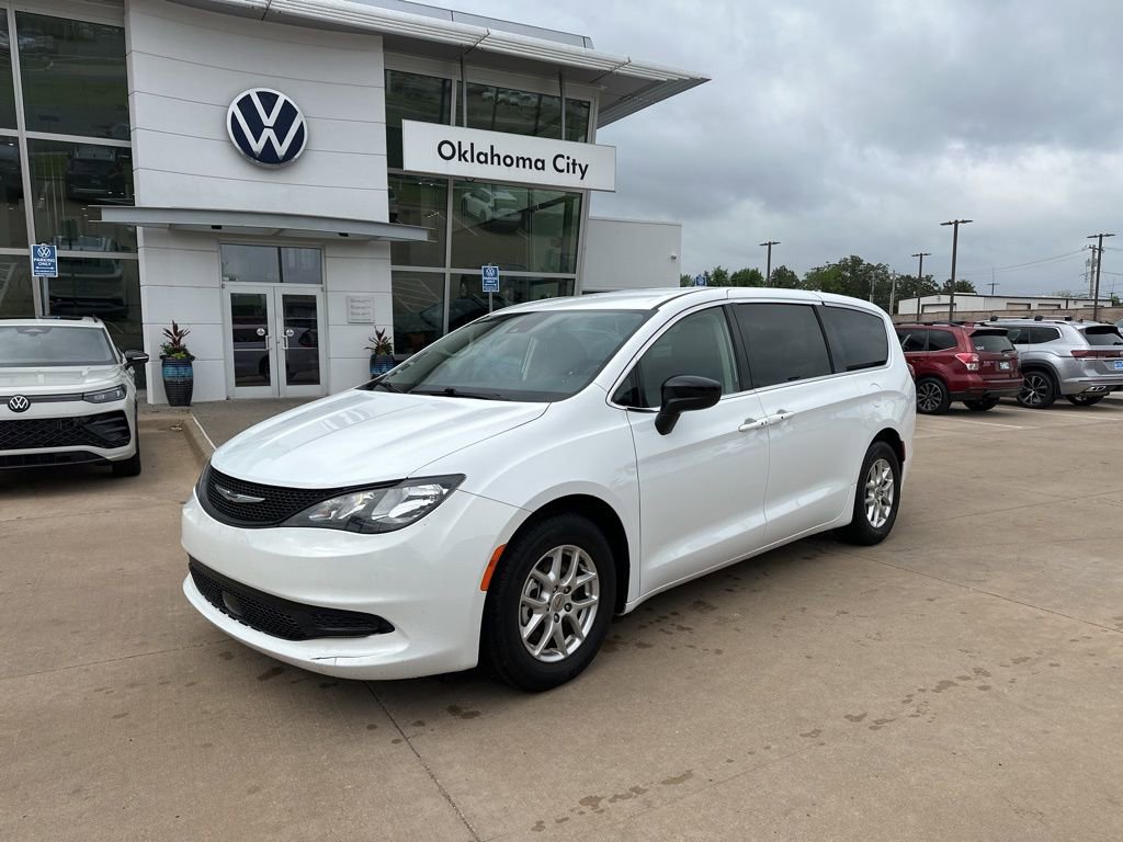 Used 2024 Chrysler Voyager LX FWD image 1