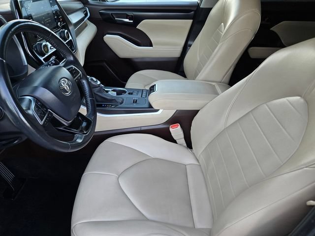 Certified 2020 Toyota Highlander XLE AWD/4WD image 21