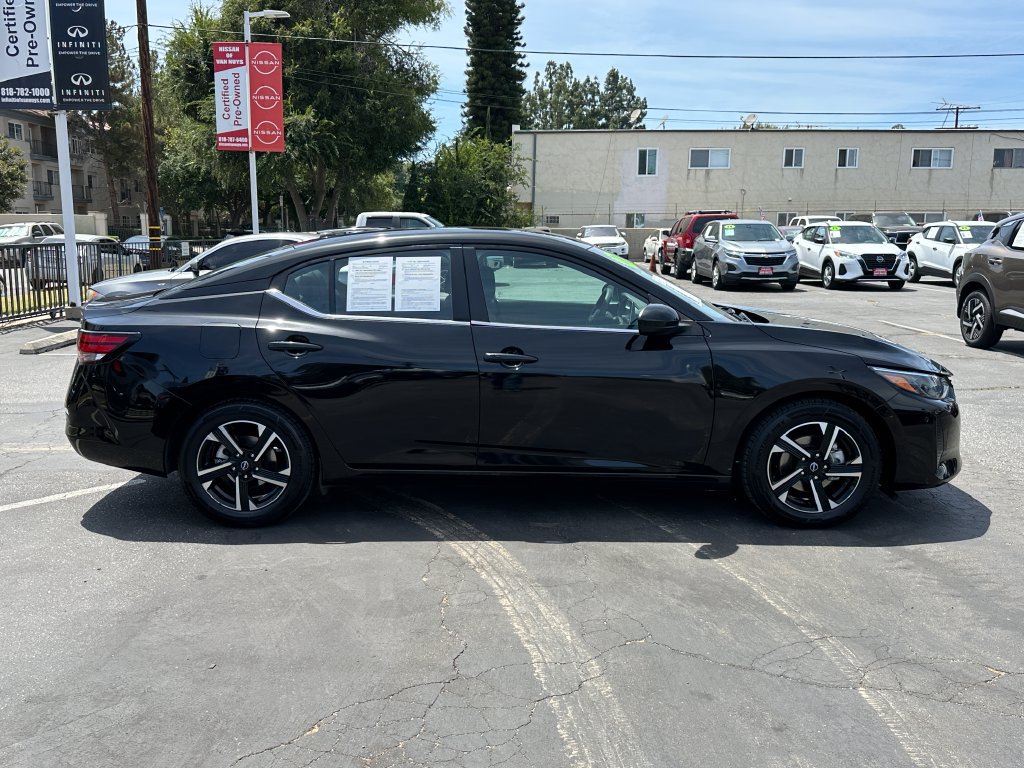 Used 2024 Nissan Sentra SV FWD image 9