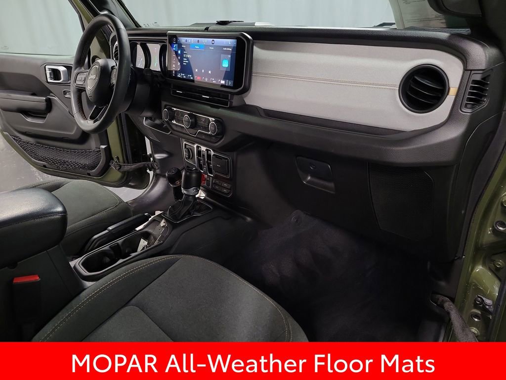 Used 2024 Jeep Wrangler Unlimited image 22