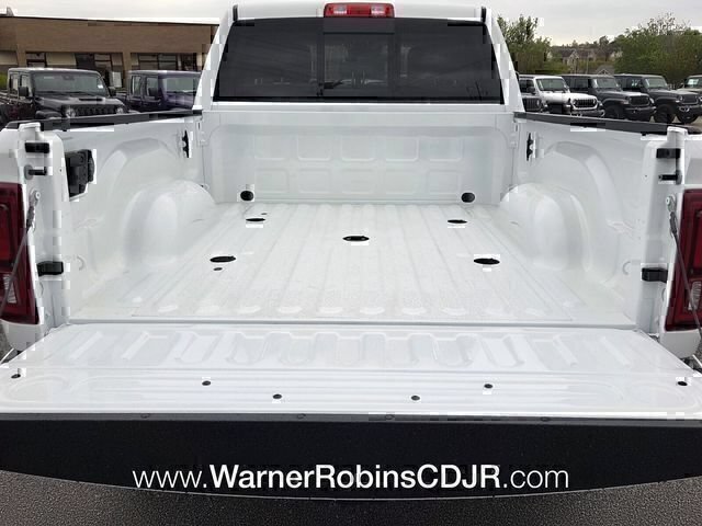 New 2026 RAM 2500 Laramie AWD/4WD image 13