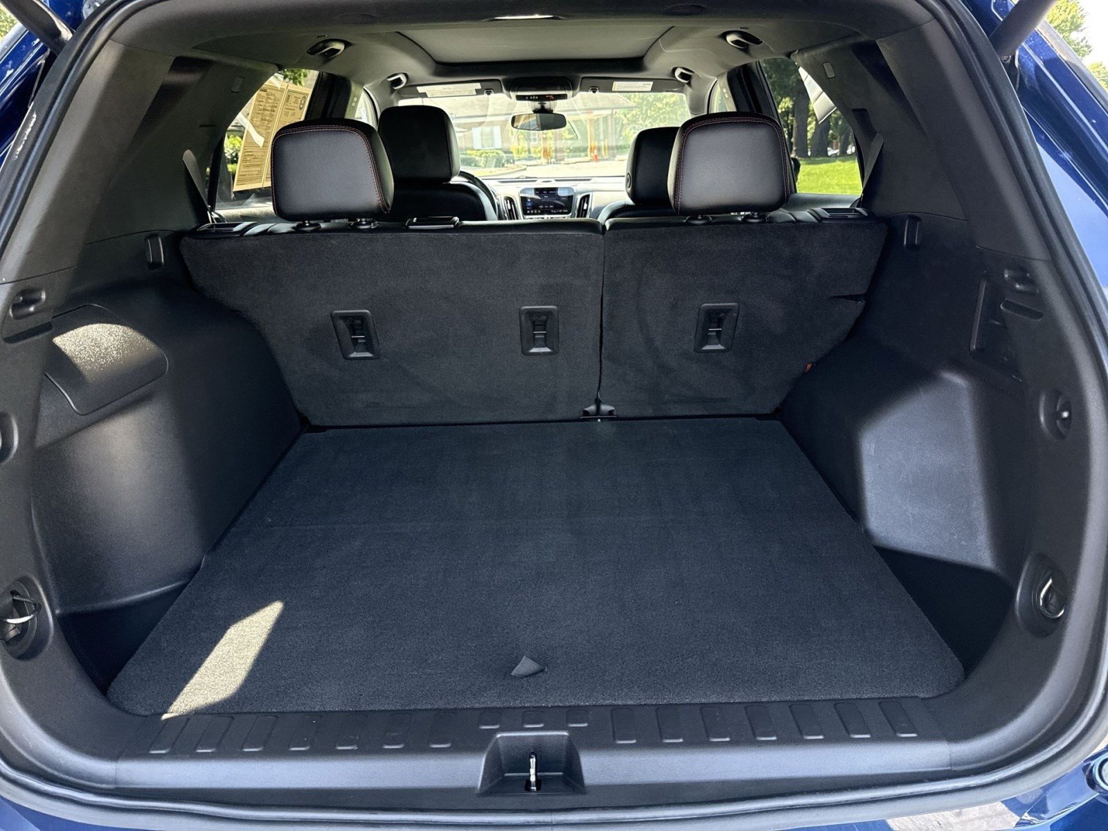 Used 2022 Chevrolet Equinox RS w/ RS Leather Package AWD/4WD image 24