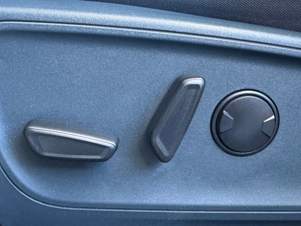 Used 2025 Ford Maverick XLT w/ XLT Luxury Package image 17