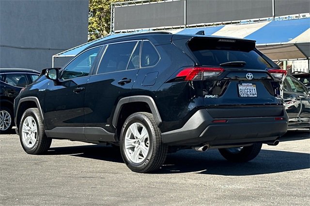 Used 2021 Toyota RAV4 XLE image 6