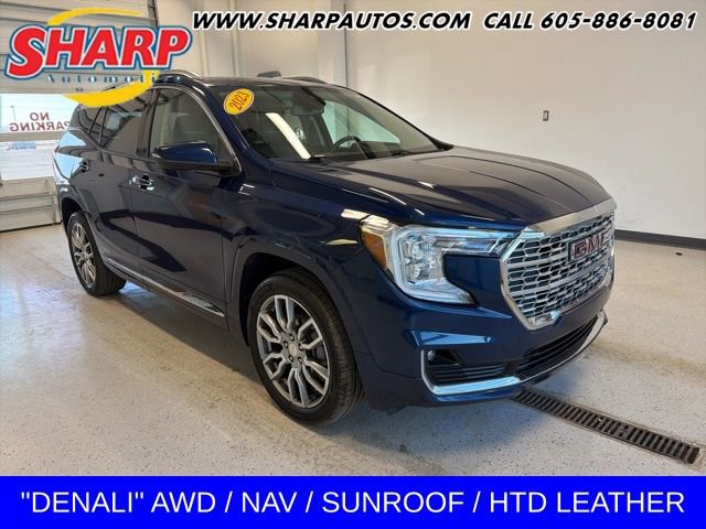 Used 2023 GMC Terrain Denali image 1