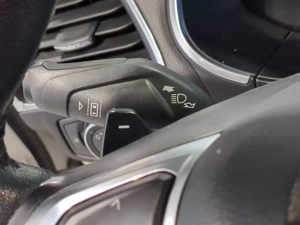 Used 2018 Ford Edge Titanium w/ Equipment Group 301A AWD/4WD image 26