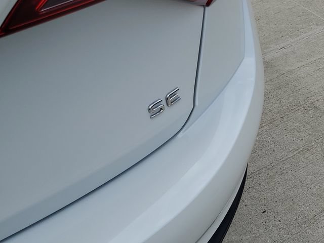 Certified 2024 Volkswagen Jetta SE w/ Panoramic Sunroof Package FWD image 8