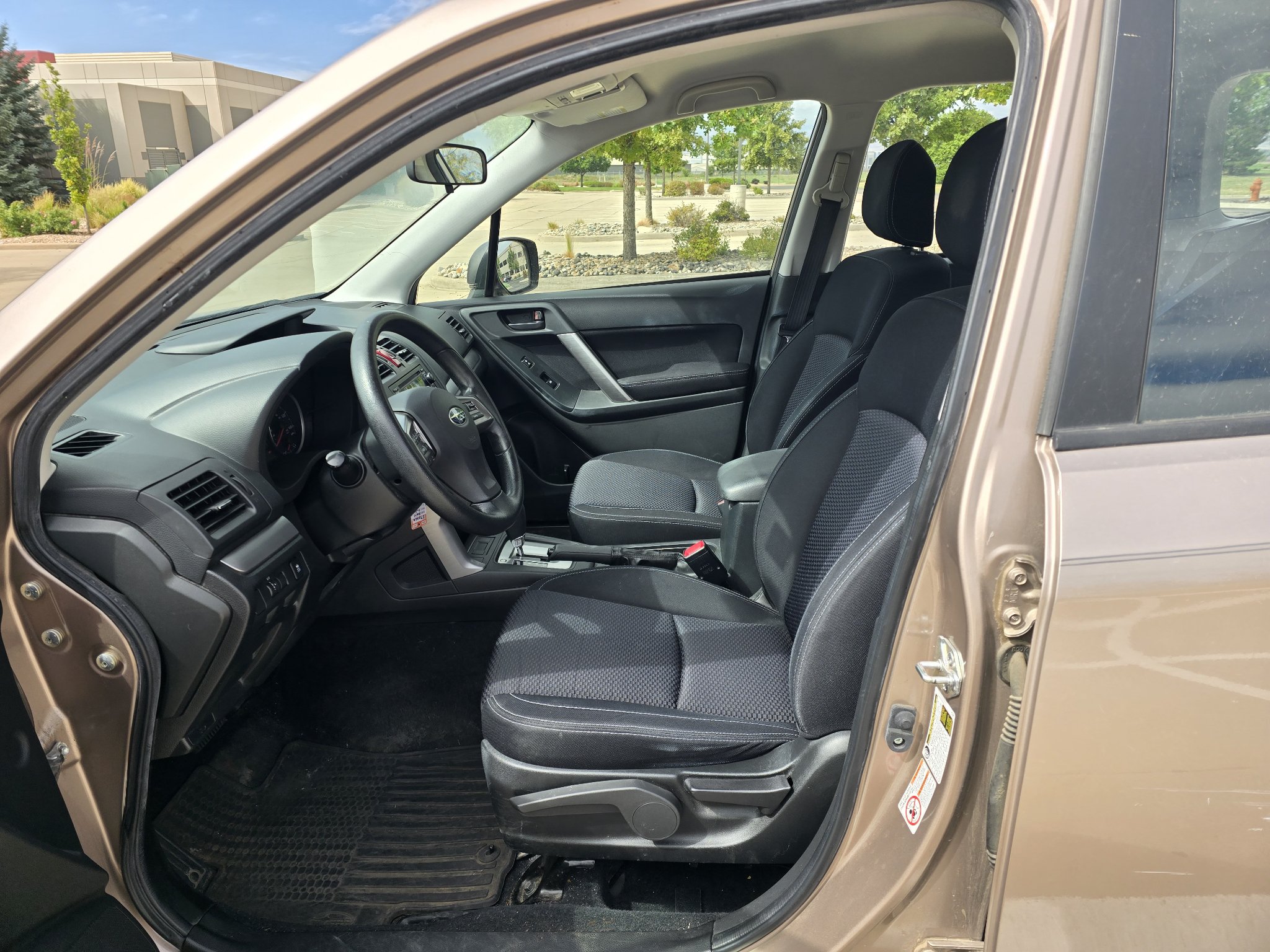 Used 2014 Subaru Forester 2.5i AWD/4WD image 13