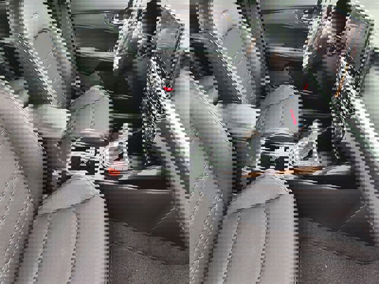 Used 2024 Kia Forte GT-Line w/ GT-Line Premium Package image 13