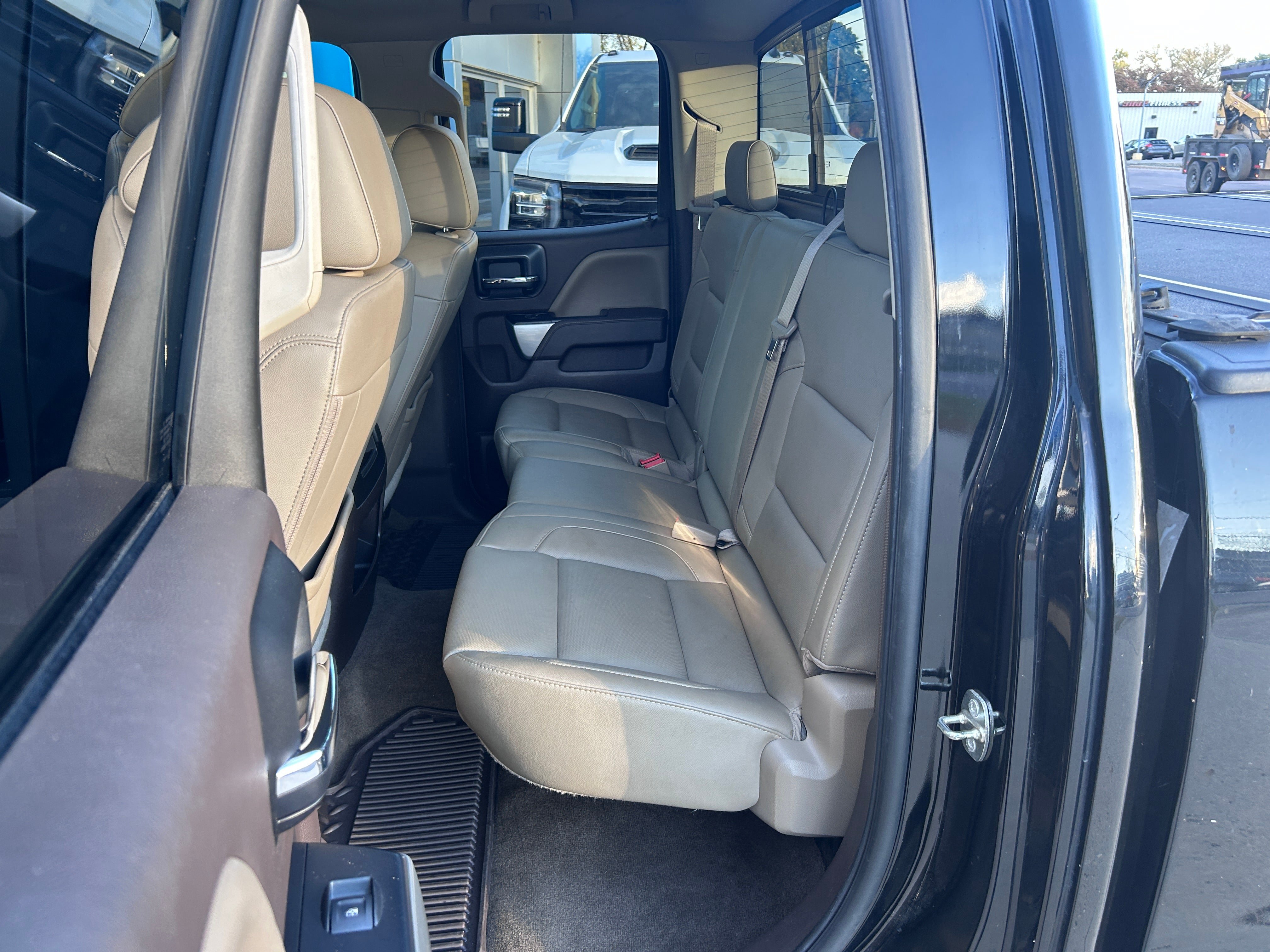 Used 2016 Chevrolet Silverado 1500 LTZ Z71 w/ LTZ Plus Package AWD/4WD image 29