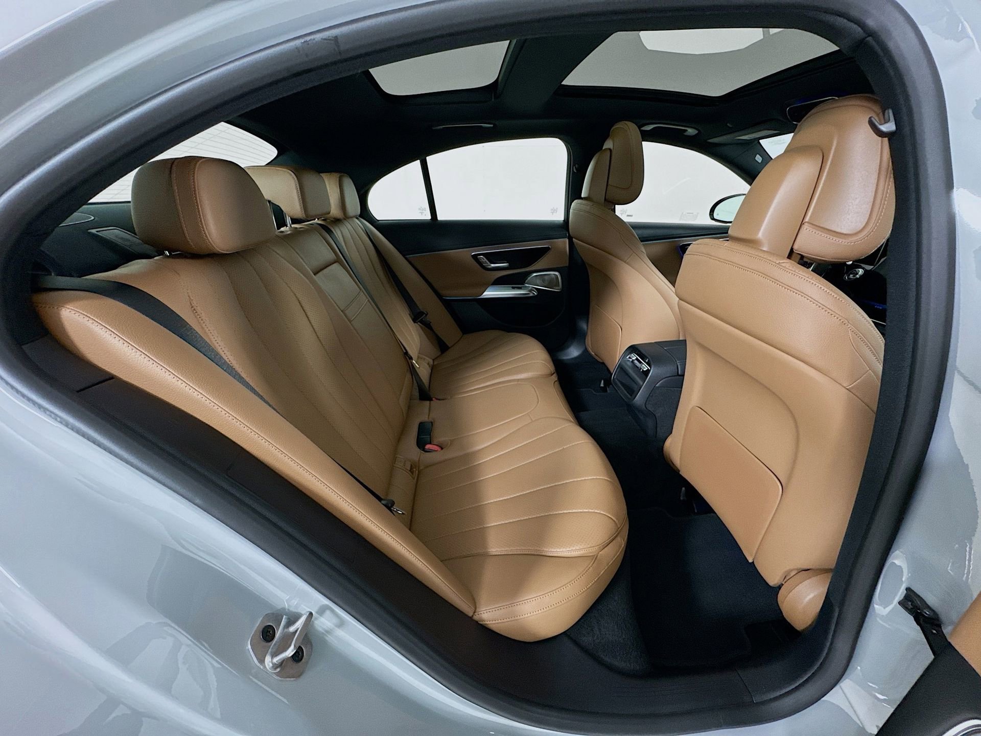 New 2026 Mercedes-Benz E 450 4MATIC Sedan image 30
