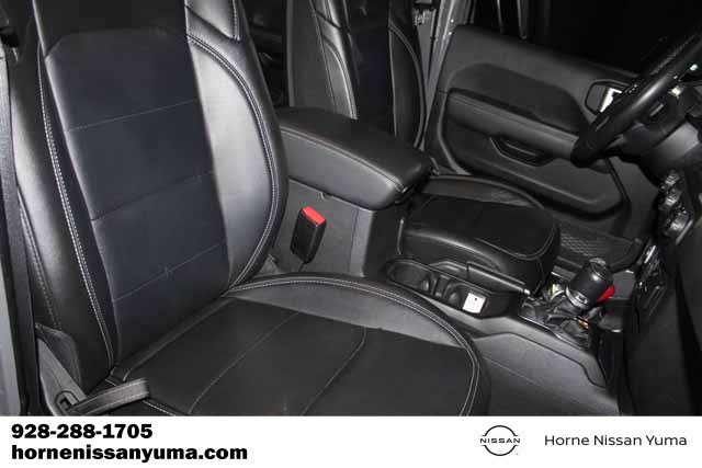 Used 2023 Jeep Wrangler Unlimited Sahara w/ Cold Weather Group AWD/4WD image 6