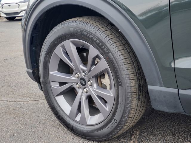 Used 2023 Ford Explorer XLT w/ Equipment Group 202A AWD/4WD image 34