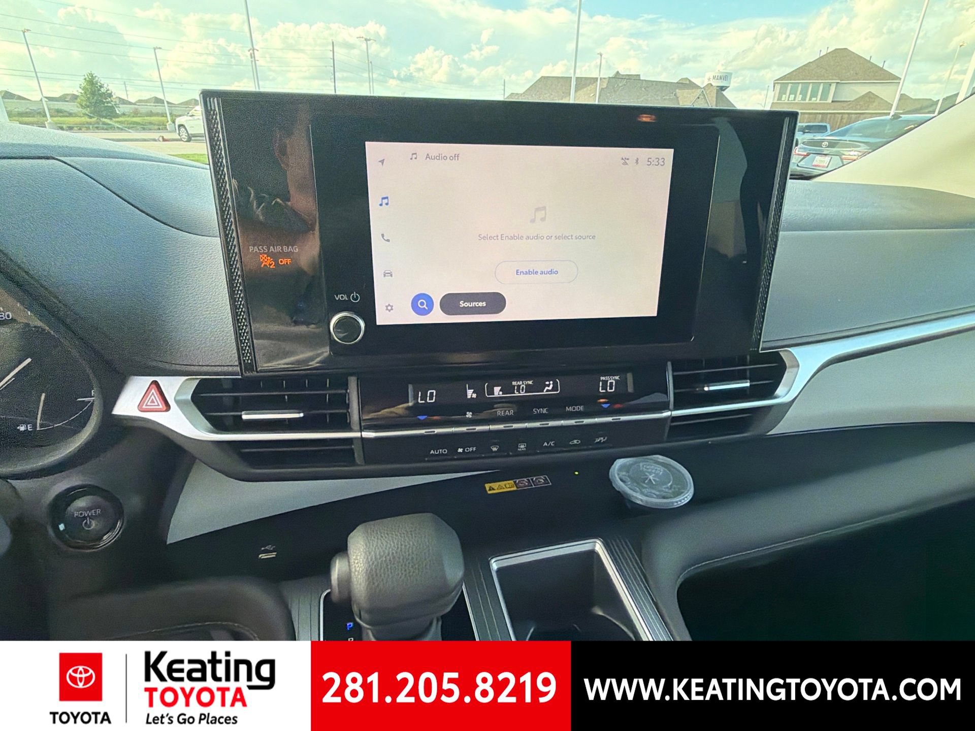 Certified 2025 Toyota Sienna LE FWD image 19