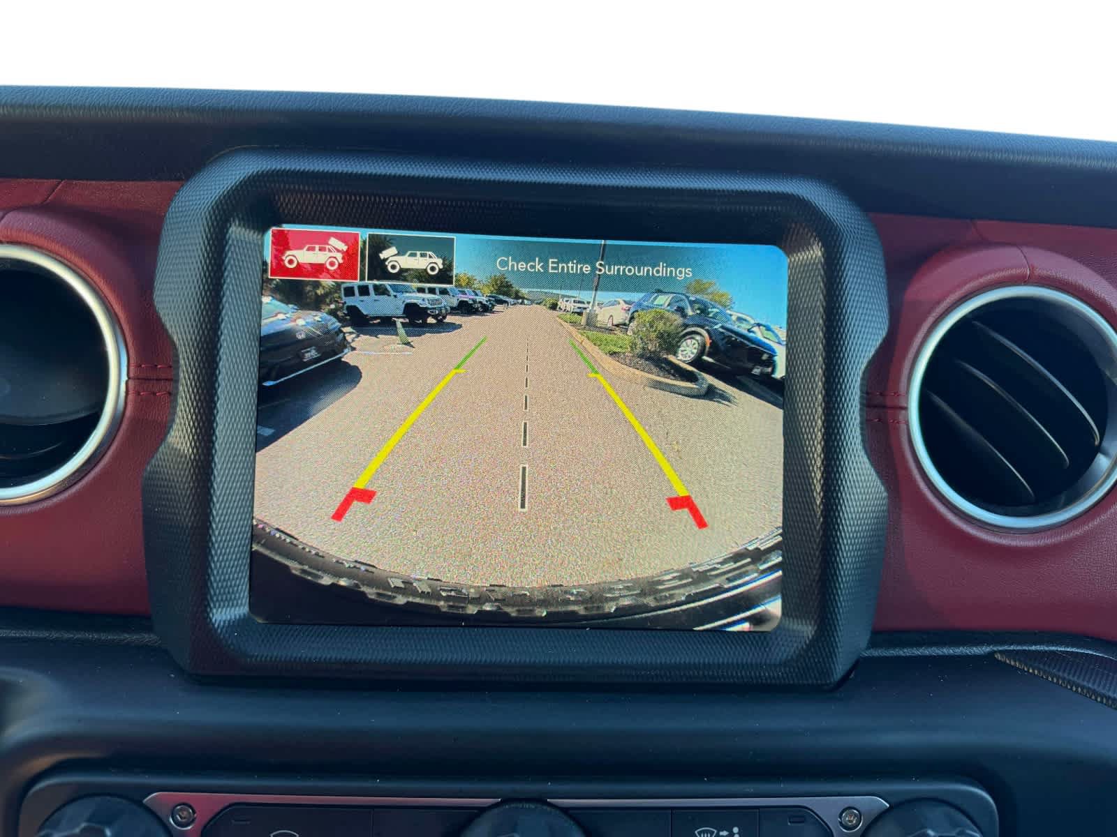 Used 2023 Jeep Wrangler Unlimited Rubicon 4xe AWD/4WD image 25