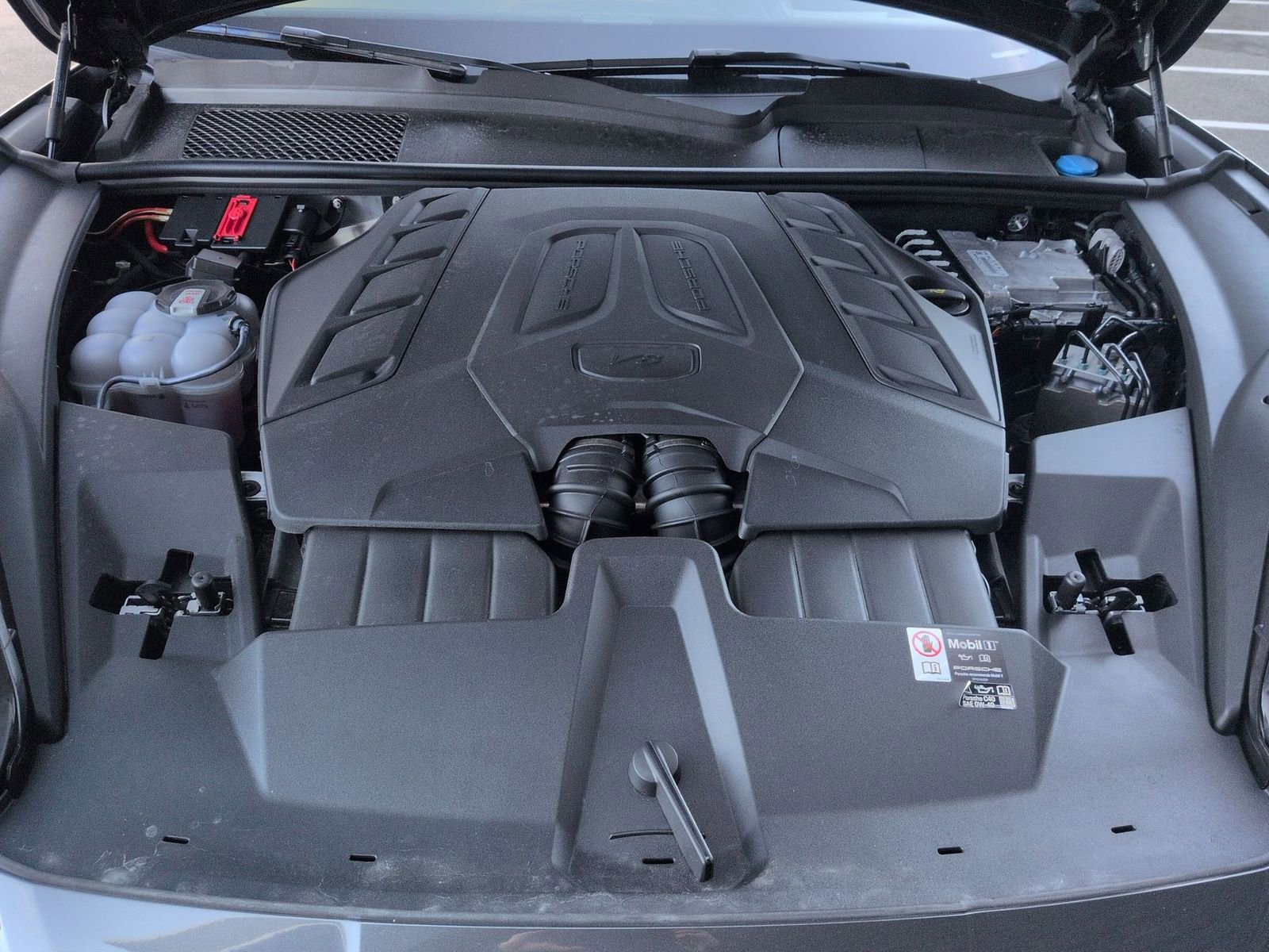 Certified 2025 Porsche Cayenne S image 28