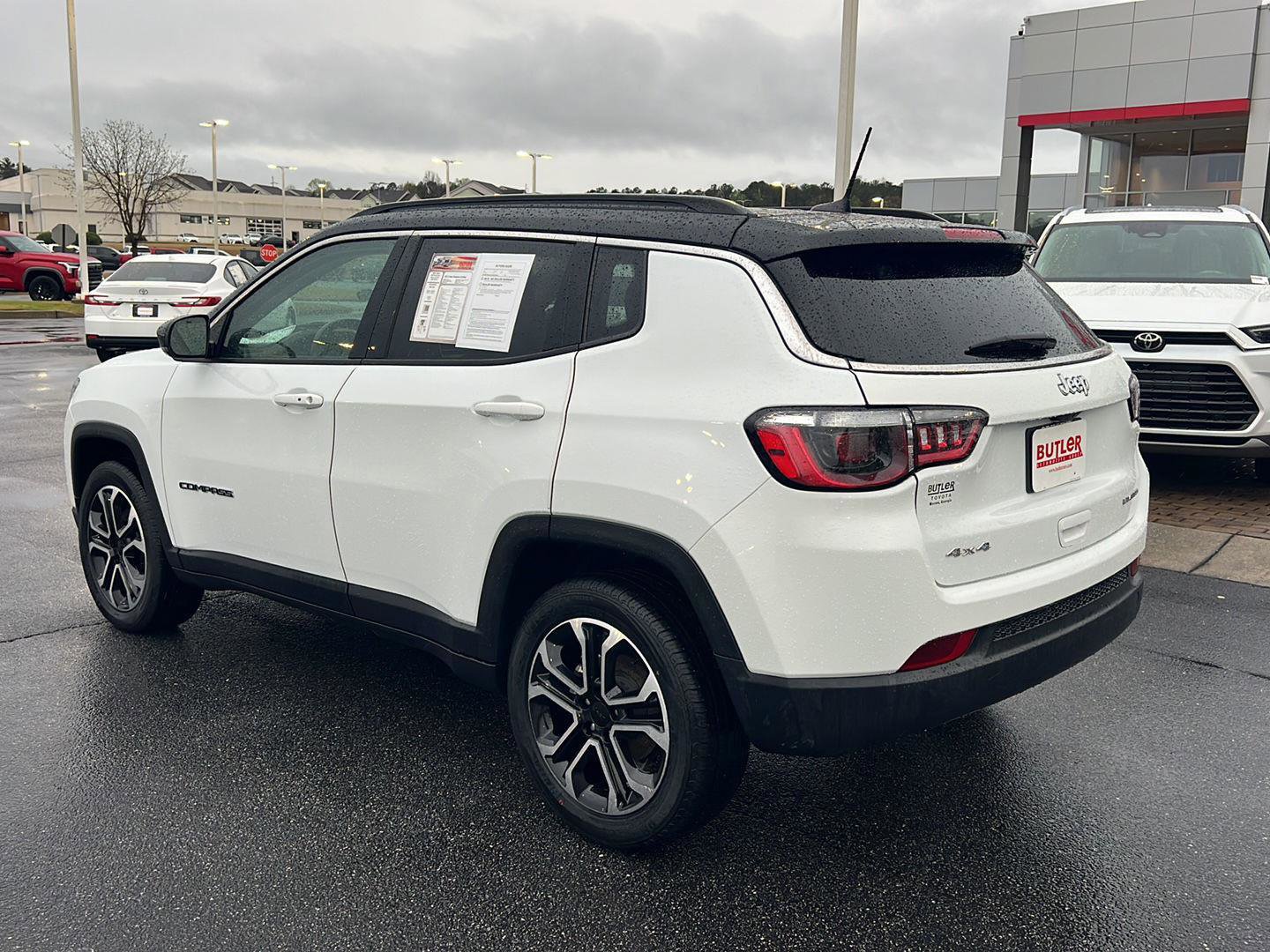 Used 2022 Jeep Compass Limited image 4