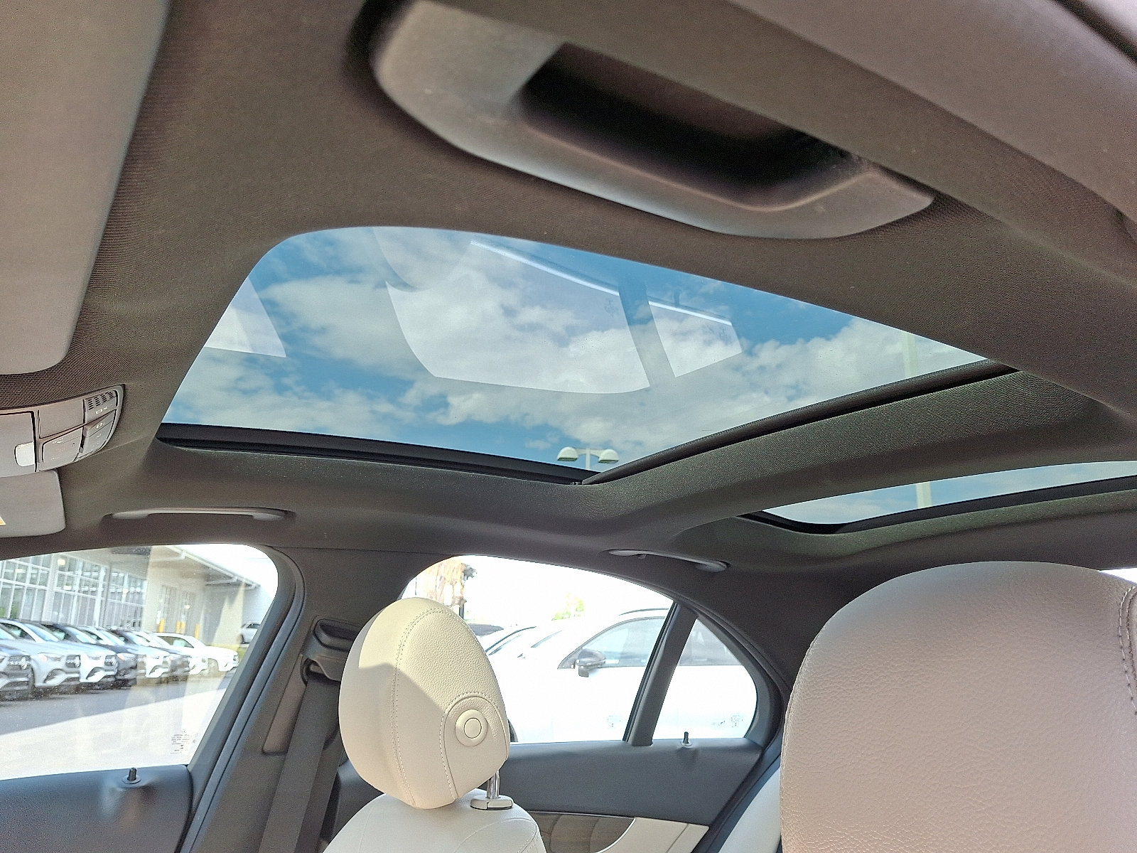 Used 2018 Mercedes-Benz C 300 4MATIC Sedan image 15