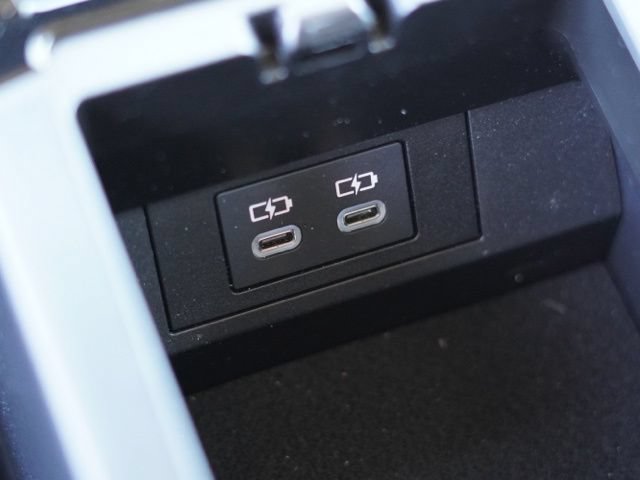 Used 2024 Toyota Prius Prime Premium FWD image 32