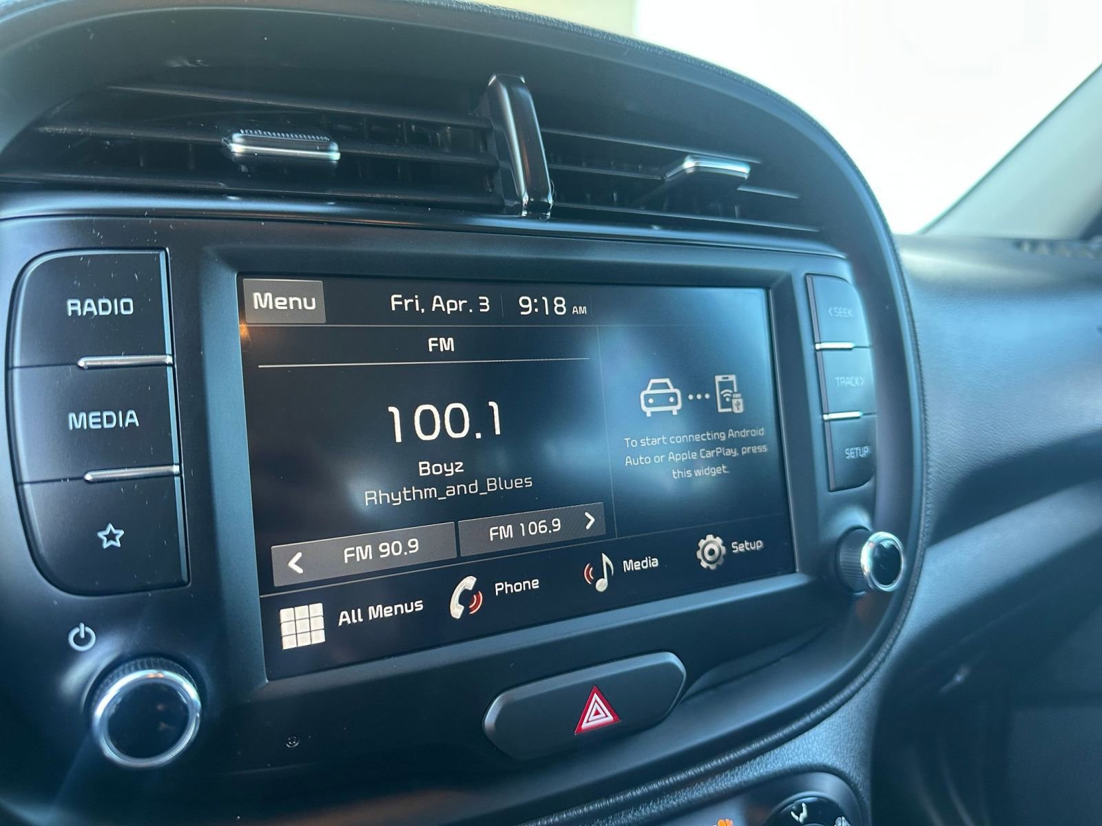 Used 2025 Kia Soul LX w/ LX Technology Package FWD image 22