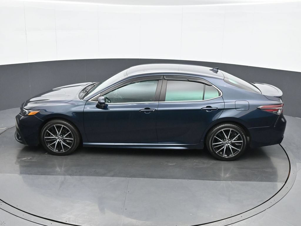 Used 2021 Toyota Camry SE FWD image 18