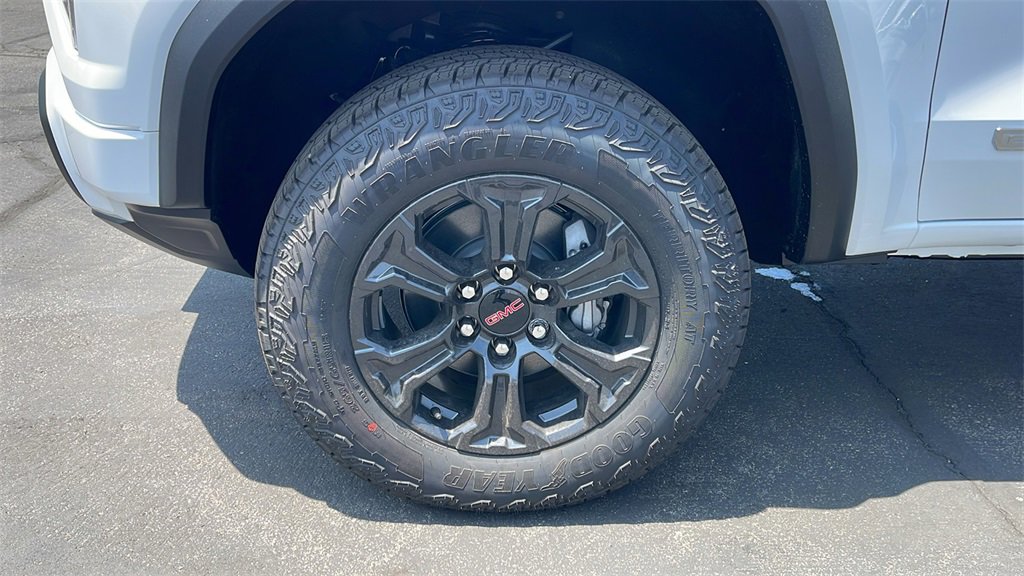 New 2025 GMC Canyon Elevation w/ Convenience Package image 9