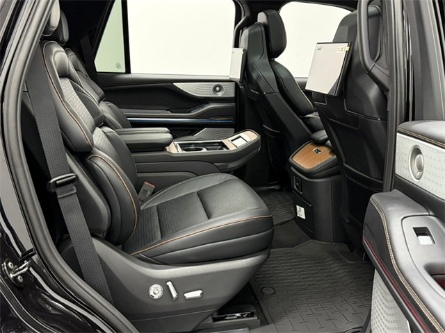 New 2025 Lincoln Navigator Black Label image 32