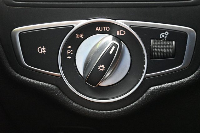 Used 2020 Mercedes-Benz GLC 43 AMG 4MATIC image 27