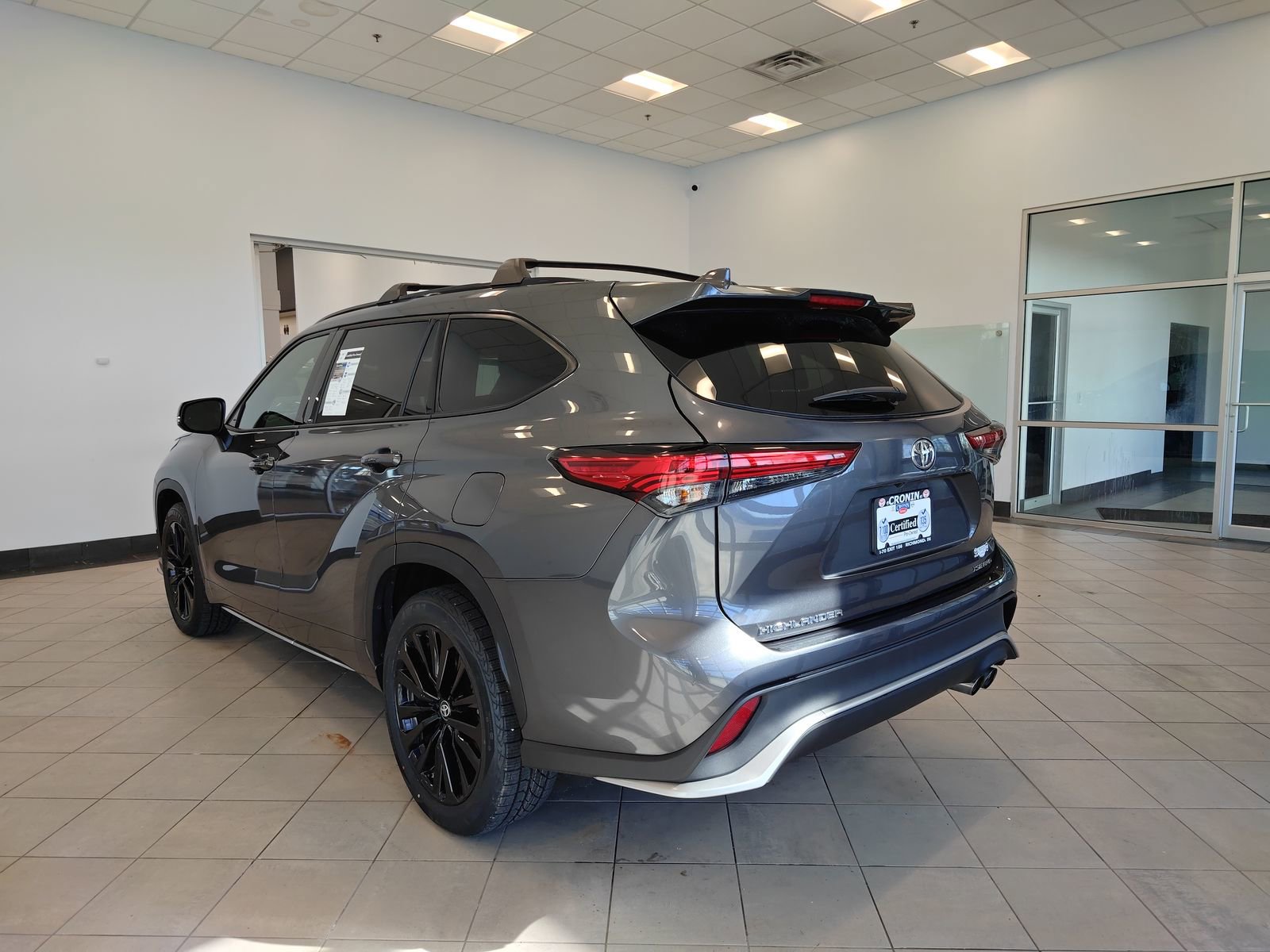 Used 2023 Toyota Highlander XSE image 5