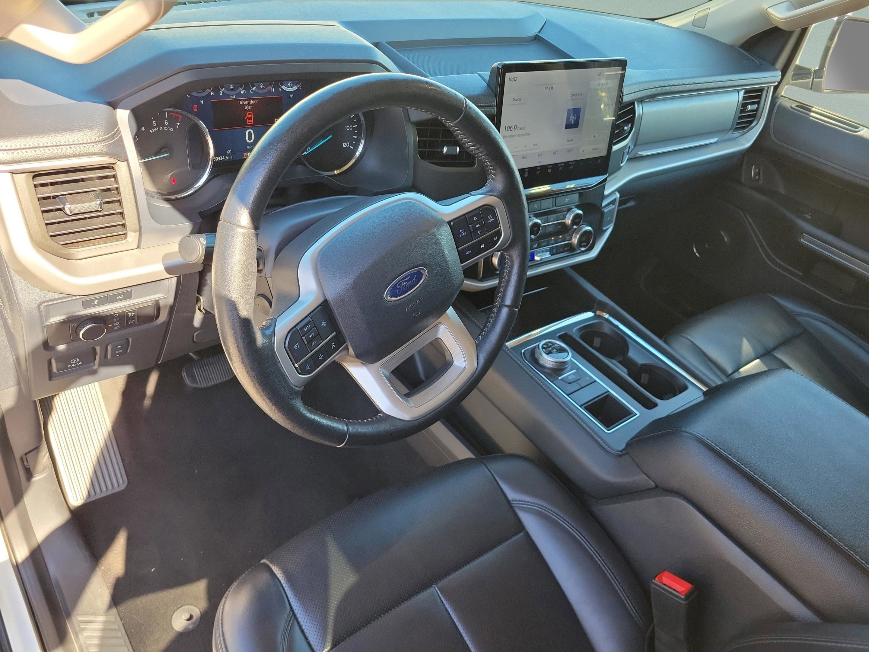 Used 2024 Ford Expedition Max XLT image 8