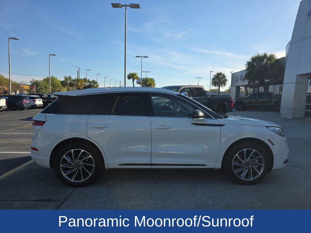 Used 2022 Lincoln Corsair Grand Touring w/ Elements Technology Bundle image 2